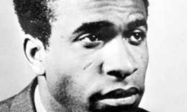 Pour une rue Frantz Fanon à cavalaire !