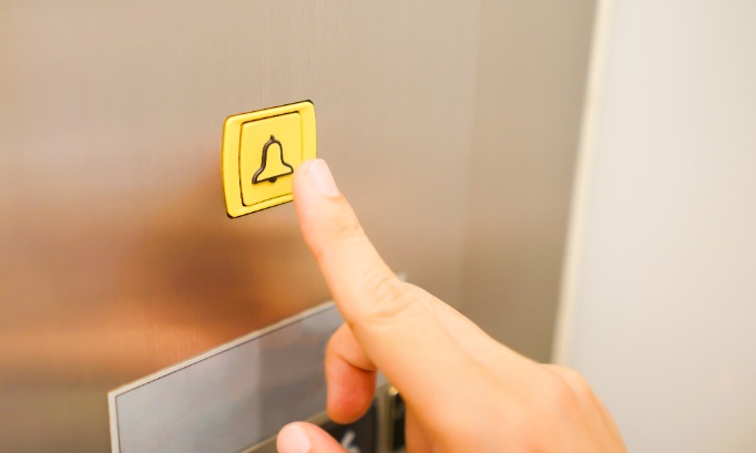 Pour un dédommagement des charges liées aux ascenseurs en panne