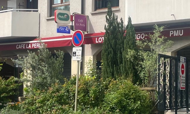 Pour la fermeture du café-PMU La Perle à Gaillard!