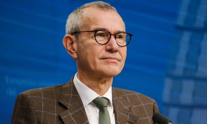 Pour la démission de Franck Vandenbroucke