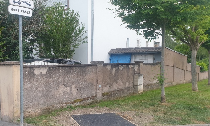 Non à l'installation d'une borne à biodéchets devant une habitation – Rue des Vignes, Lingolsheim