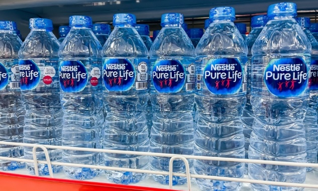 Justice contre Nestlé pour l'eau contaminée