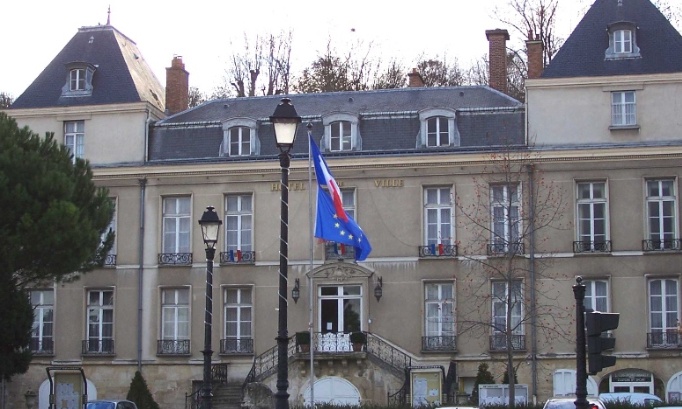 Pour que la commune de Port-Marly envisage la création d’un lieu de prière pour les musulmans et l’organisation d’événements familiaux ouverts à tous lors des fêtes religieuses.