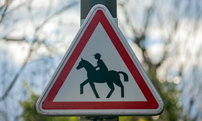 Pour la sécurité des cavaliers entre Puivert et Chalabre : agissons !