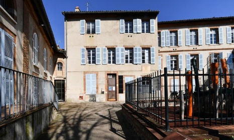 Non à la réduction des heures d'ouverture de la médiathèque de Saint Cyprien