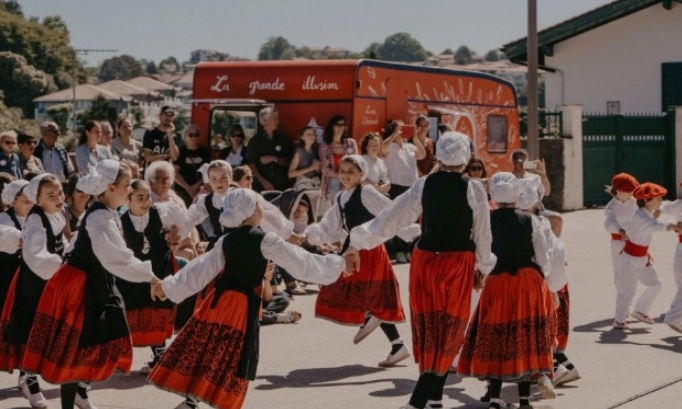 Pour des loyers accessibles aux associations à Hendaye
