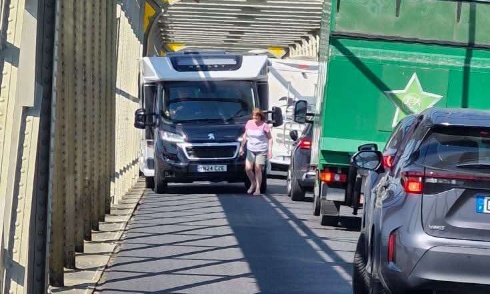Pour l'installation de barrières de hauteur aux extrémités du pont de Varennes-Montsoreau