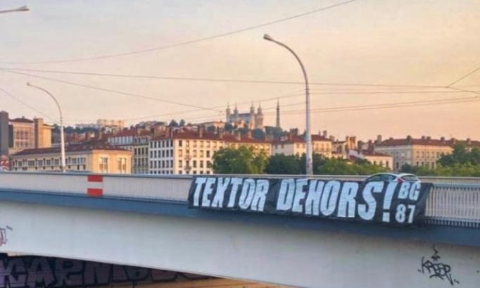 Textor DEHORS !!