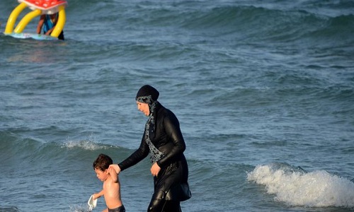 Pour que les journalistes arrêtent de défendre le Burkini
