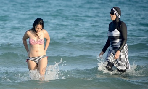 Contre l'inderdiction du Burkini