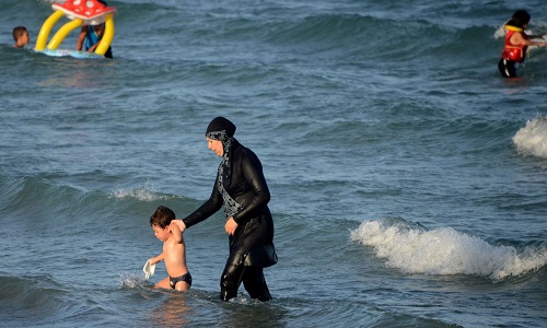 Soutien aux maires de France qui maintiennent le non au Burkini