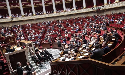 Pour qu'un homme politique mis en examen ne puisse pas se présenter à une élection