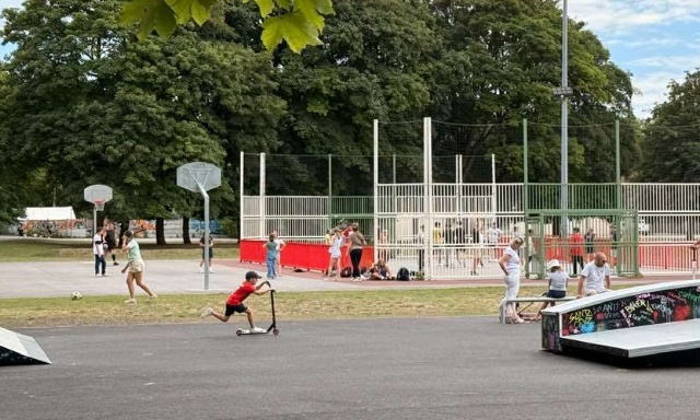 Pour la création d'un terrain de basket Au Parc de la Glissoire