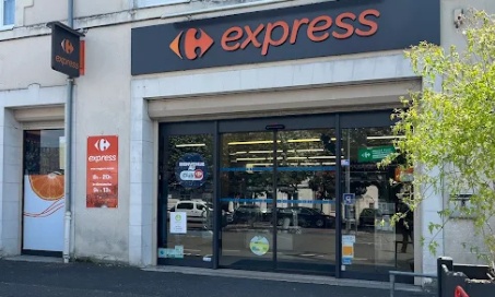 Pour que le gérant actuel du Carrefour Express reste au Lude