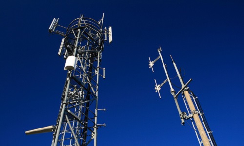 Non à l'antenne relais au pied des habitations à Sillans en Isère