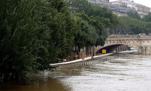 À la rue depuis l'inondation du 01/06/2016 pour cause d'appartement insalubre