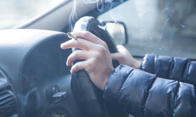 Interdisez de fumer en voiture pour prévenir les incendies