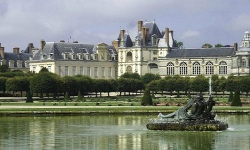 Non à la venue de 150 migrants à Fontainebleau, ville touristique et tranquille !