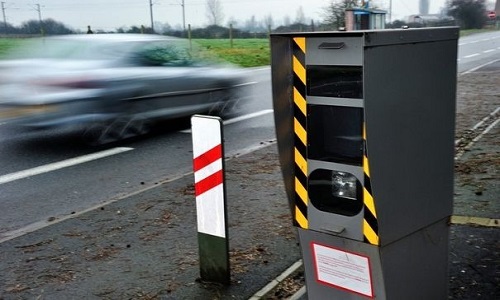 Pour la limitation de vitesse et des radars
