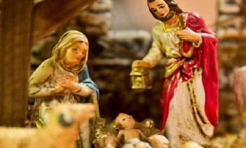 Non à la présence de symboles religieux dans les lieux publics de la République.