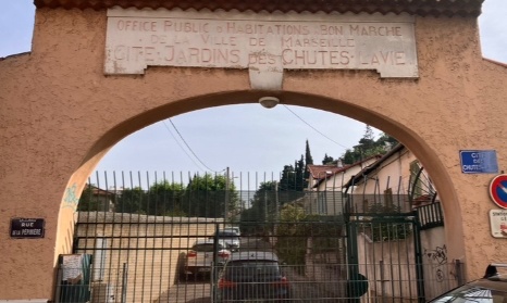 Pour la réouverture des accès piétons à Chutes Lavie !