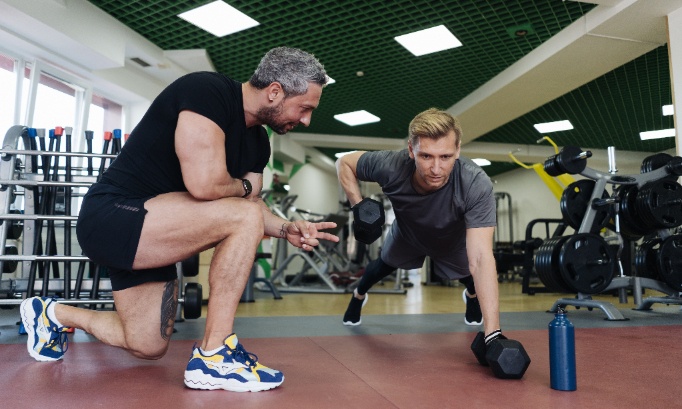 Pour le maintien de notre coach de salle de sport !