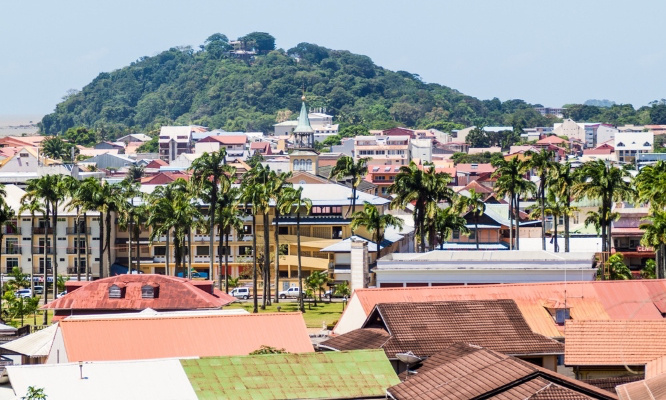 Pour la construction du pont sur le Maroni reliant la Guyane et le Suriname