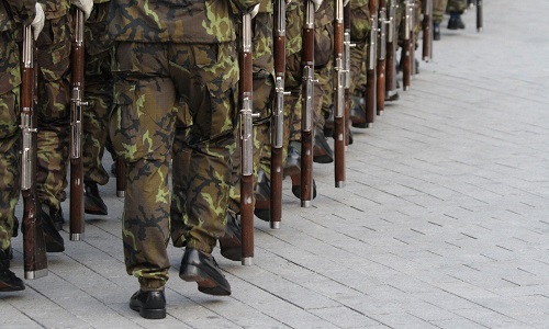 Pour le retour au service militaire d'un an