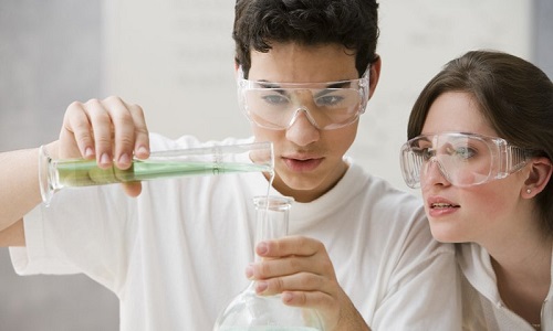 Remplacez d'urgence le prof de physique-chimie absent depuis la rentrée!