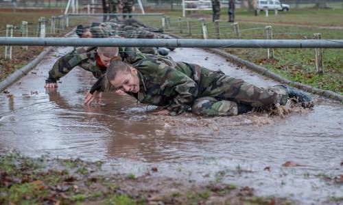 Non à la fermeture du restaurant pour militaire de Mailly-Le-Camp