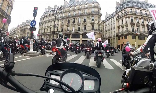 Halte aux bruits des motards &agrave; Paris
