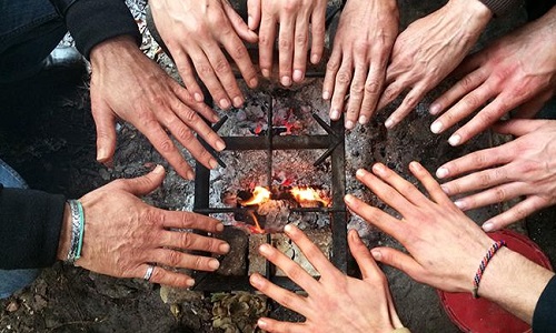 Les migrants sont des humains, et les campements ne sont pas des solutions!