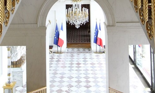 Le reclassement des copains énarques et autres avant la fin de ce quinquenat.