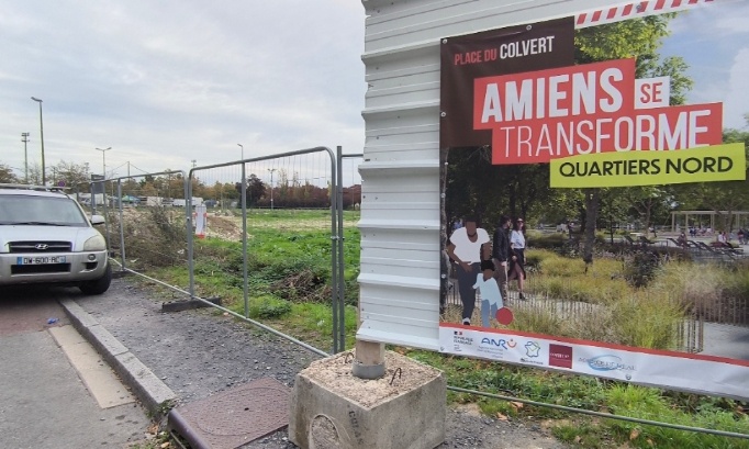 Nous demandons l'aménagement de place de parking et toilettes publiques !