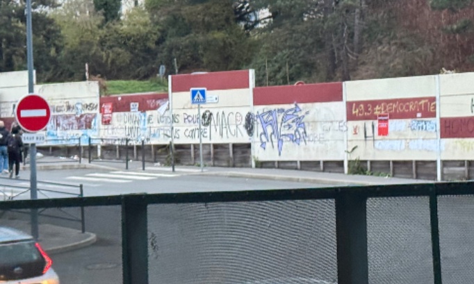 Réaménagement du mur de l’arrêt de bus de la Gare Guichet