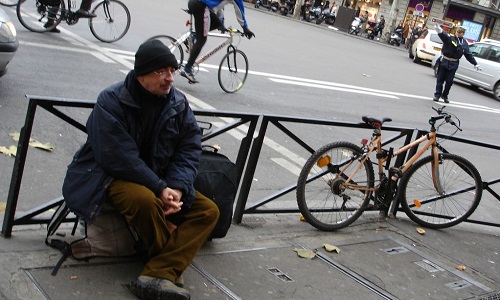 Des citoyens sans domicile fixe en France, comment est-ce possible?