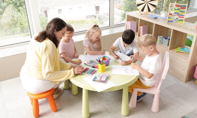 Stop à l’acharnement de la LDH sur nos crèches !