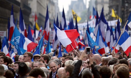 Votez massivement FN dès le premier tour, c'est notre protection chrétienne future