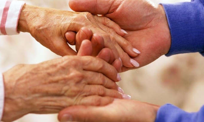 Mettre fin à la maltraitance dans les EHPAD