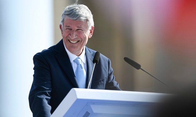 Pour confier à Monsieur De Villiers le redressement de la France