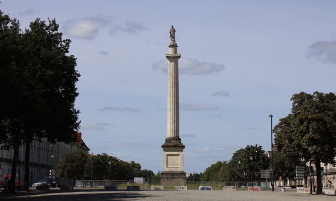 Non au déboulonnage de la statue de Louis XVI à Nantes, non à la censure historique !