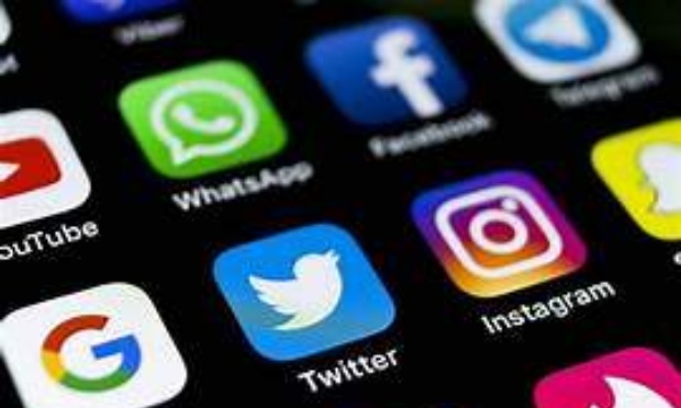 Non à l'interdiction des réseaux sociaux(description)