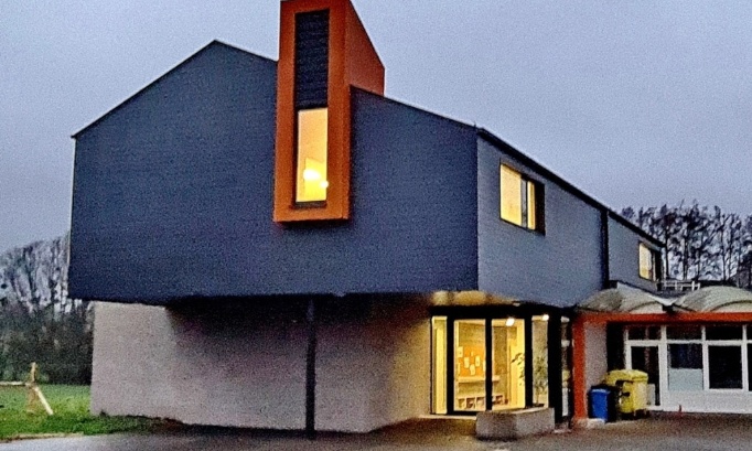 Pour recouvrir le parking et sécuriser l’école de Natoye maintenant