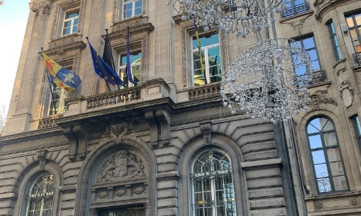 Suspendre les émoluments des députés jusqu'à l'installation d'un gouvernement régional