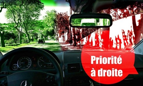 Contre les priorités à droite