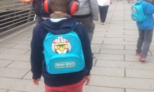 Pour que Lucien retrouve sa classe au collège Lucie Faure et que la discrimination dont il est victime cesse