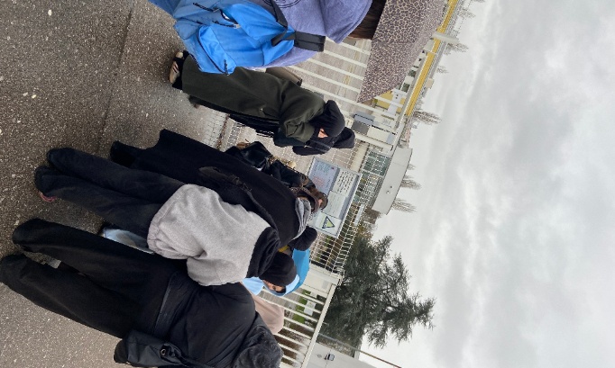 Pour l'ouverture du portail du lycée Arthur Varoquaux à 8h35 et 9h45