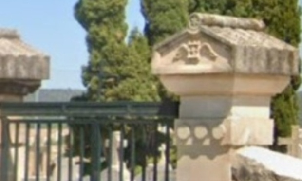 Pour l'arrêt des reprises de concessions au cimetière de Saint-Maximin-la-Sainte Baume et pour la création d'un nouveau cimetière