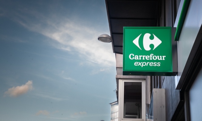 Pour que Hakim reste gérant de notre supérette de village