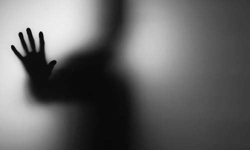 Pourquoi le bipolaire semble-t-il trop souvent faire l'objet d'un désintérêt social ?